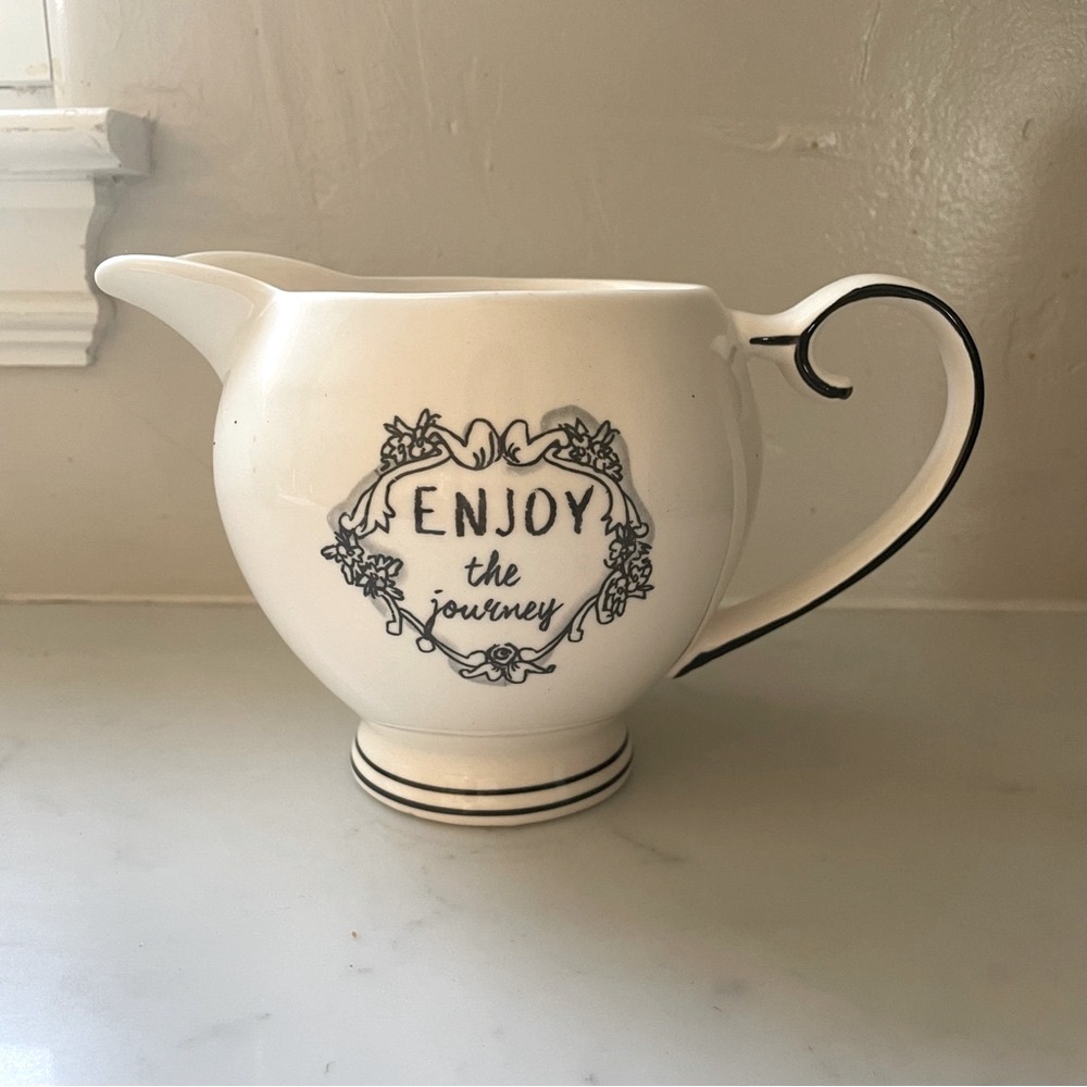 Katie Mandy Enjoy The Journey Pitcher Creamer White Black
Scroll Handle